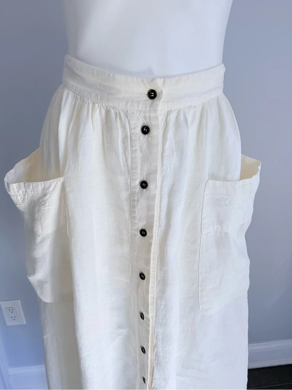 Tomas Maier Linen Midi Skirt Floral Embroidered Button Front Italy Ivory Cream 2